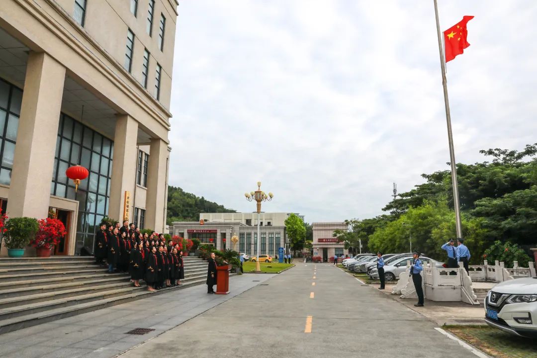 三亚城郊法院组织开展“12·4”国家宪法日系列宣传活动